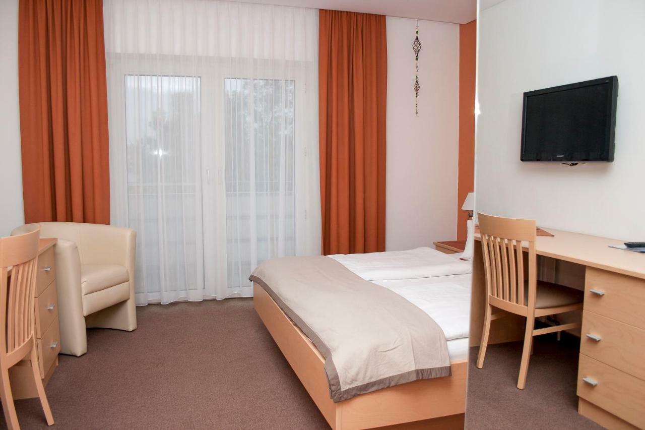 Pension Schmidt Podersdorf am See Exterior photo